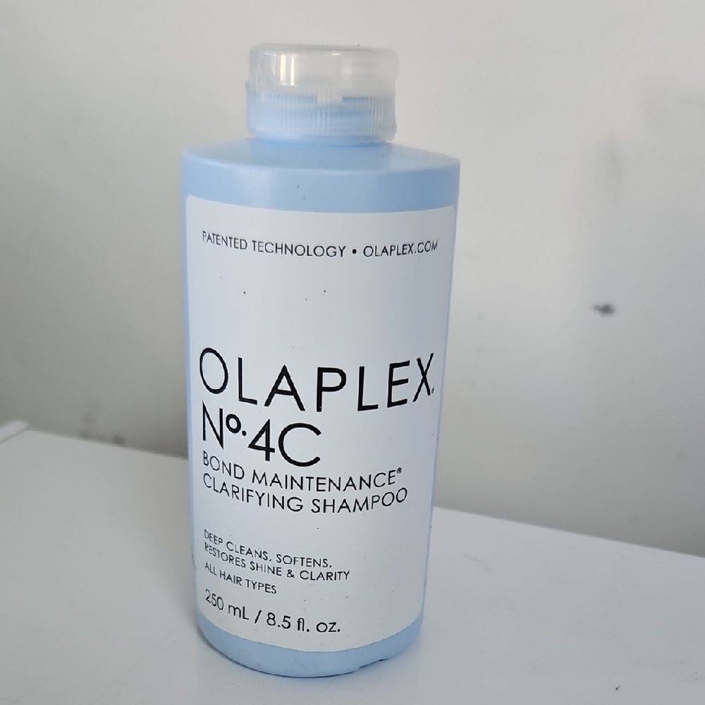 OLAPLEX No.4C Bond Maintenance Shampoo - Light Blue